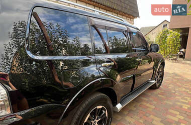 Позашляховик / Кросовер Mitsubishi Pajero Wagon 2009 в  фото 3 Позашляховик / Кросовер Mitsubishi Pajero Wagon 2009 в