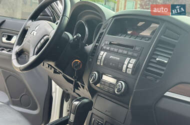 Внедорожник / Кроссовер Mitsubishi Pajero Wagon 2008 в 