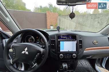 Позашляховик / Кросовер Mitsubishi Pajero Wagon 2008 в 