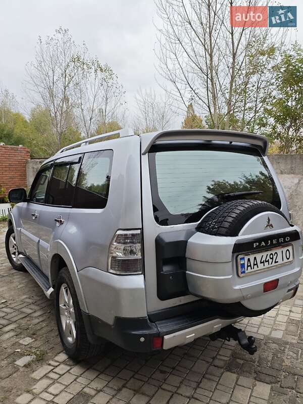 Внедорожник / Кроссовер Mitsubishi Pajero Wagon 2008 в Киеве