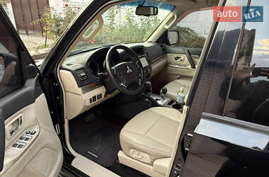 Позашляховик / Кросовер Mitsubishi Pajero Wagon 2007 в  фото 14 Позашляховик / Кросовер Mitsubishi Pajero Wagon 2007 в