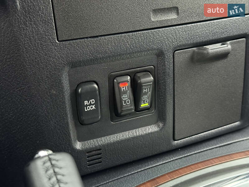 Позашляховик / Кросовер Mitsubishi Pajero Wagon 2010 в Києві