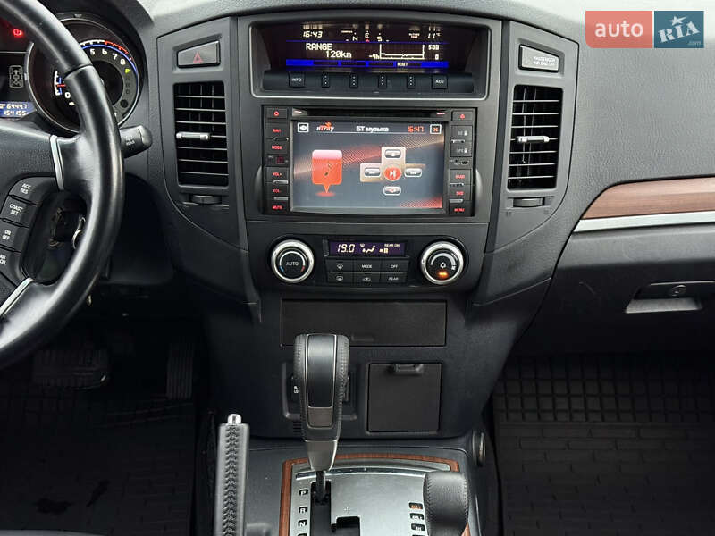 Позашляховик / Кросовер Mitsubishi Pajero Wagon 2010 в Києві