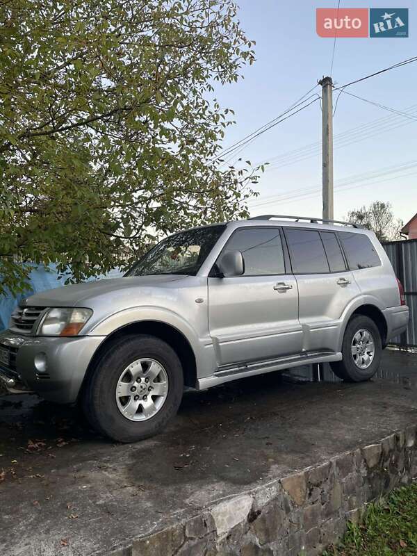 Позашляховик / Кросовер Mitsubishi Pajero Wagon 2005 в Ужгороді фото Позашляховик / Кросовер Mitsubishi Pajero Wagon 2005 в Ужгороді