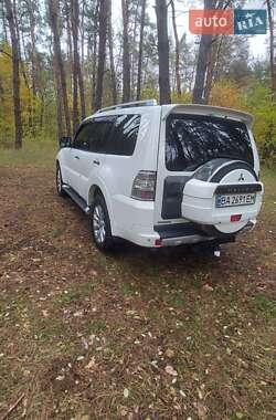 Внедорожник / Кроссовер Mitsubishi Pajero Wagon 2011 в 