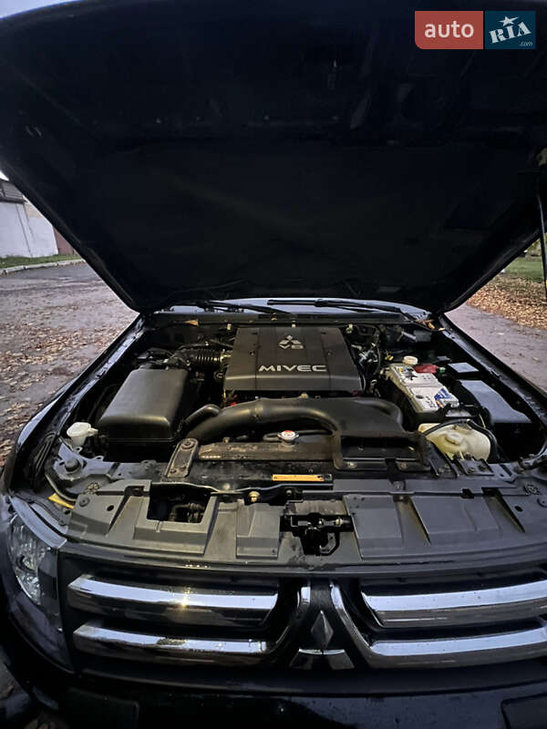 Внедорожник / Кроссовер Mitsubishi Pajero Wagon 2007 в Полтаве фото 39 Внедорожник / Кроссовер Mitsubishi Pajero Wagon 2007 в Полтаве