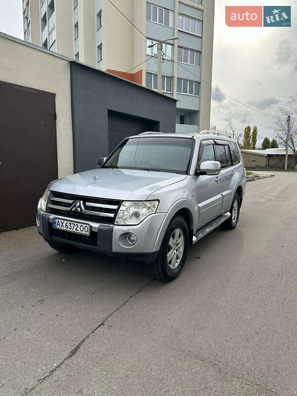 Внедорожник / Кроссовер Mitsubishi Pajero Wagon 2007 в Харькове фото 8 Внедорожник / Кроссовер Mitsubishi Pajero Wagon 2007 в Харькове