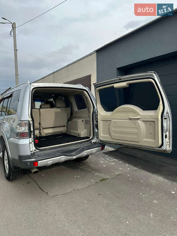 Внедорожник / Кроссовер Mitsubishi Pajero Wagon 2007 в Харькове фото 15 Внедорожник / Кроссовер Mitsubishi Pajero Wagon 2007 в Харькове