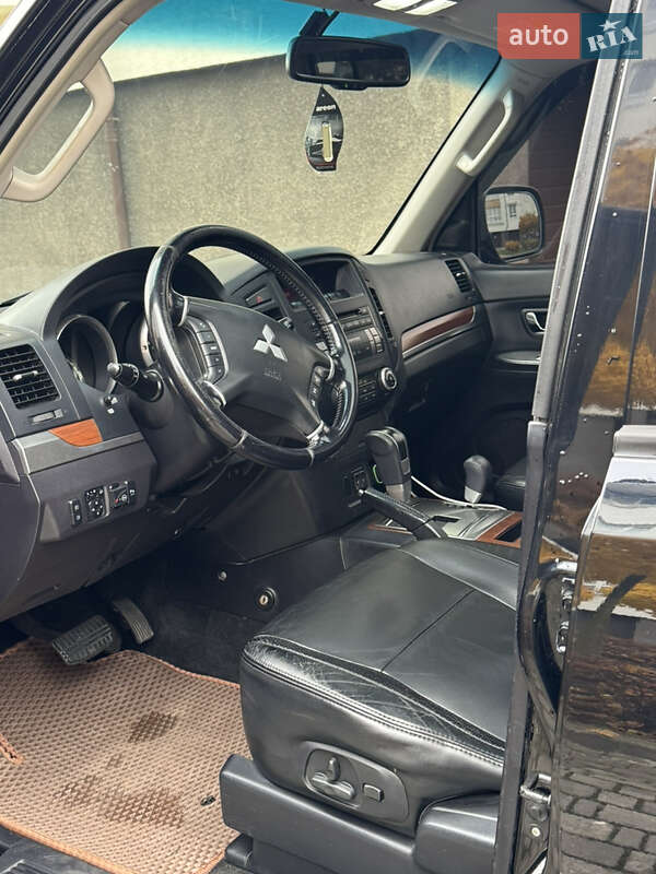 Внедорожник / Кроссовер Mitsubishi Pajero Wagon 2008 в Ивано-Франковске фото 17 Внедорожник / Кроссовер Mitsubishi Pajero Wagon 2008 в Ивано-Франковске