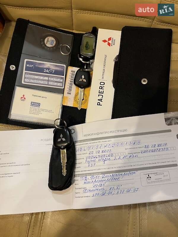 Позашляховик / Кросовер Mitsubishi Pajero Wagon 2011 в Кам'янському