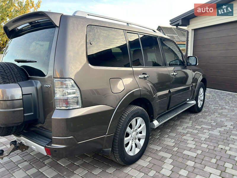 Mitsubishi Pajero Wagon 2011 Mitsubishi Pajero Wagon 2011