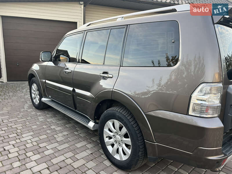 Внедорожник / Кроссовер Mitsubishi Pajero Wagon 2011 в Андрушевке