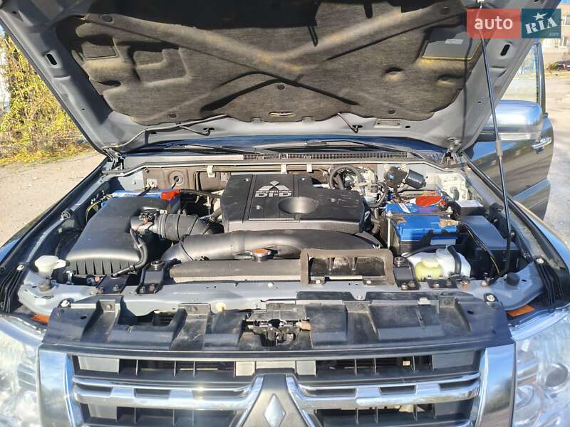 Внедорожник / Кроссовер Mitsubishi Pajero Wagon 2012 в Запорожье