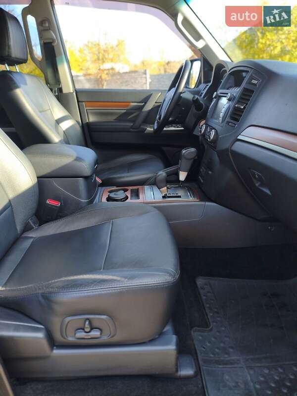 Внедорожник / Кроссовер Mitsubishi Pajero Wagon 2012 в Запорожье