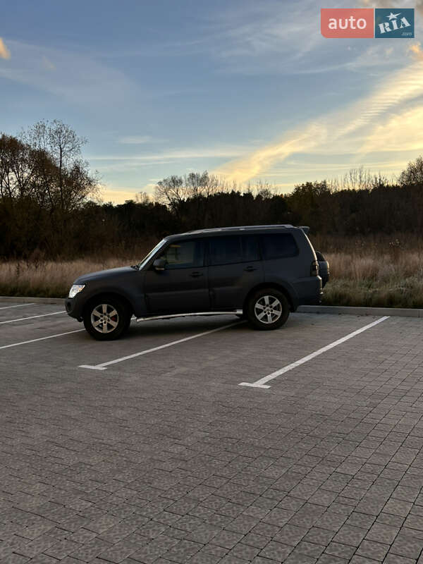 Позашляховик / Кросовер Mitsubishi Pajero Wagon 2008 в Львові