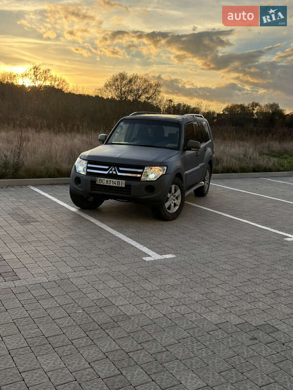 Позашляховик / Кросовер Mitsubishi Pajero Wagon 2008 в Львові