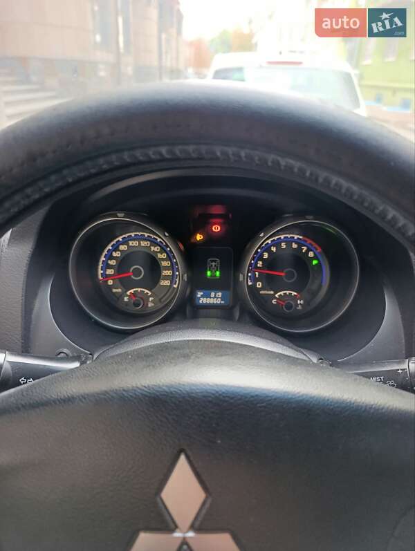 Внедорожник / Кроссовер Mitsubishi Pajero Wagon 2010 в Одессе фото 29 Внедорожник / Кроссовер Mitsubishi Pajero Wagon 2010 в Одессе