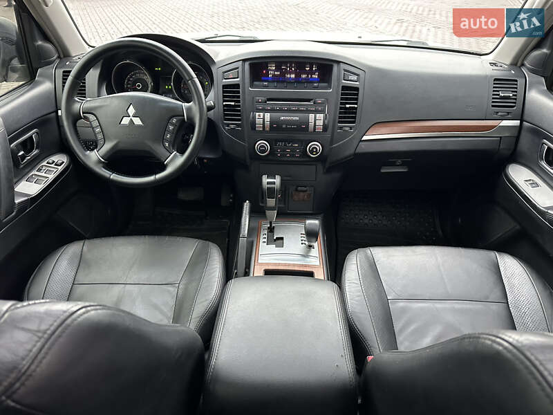 Позашляховик / Кросовер Mitsubishi Pajero Wagon 2009 в Дніпрі фото 36 Позашляховик / Кросовер Mitsubishi Pajero Wagon 2009 в Дніпрі