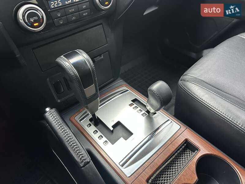 Позашляховик / Кросовер Mitsubishi Pajero Wagon 2008 в Києві