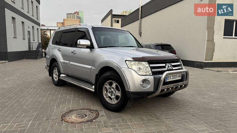Позашляховик / Кросовер Mitsubishi Pajero Wagon 2008 в Києві фото 7 Позашляховик / Кросовер Mitsubishi Pajero Wagon 2008 в Києві