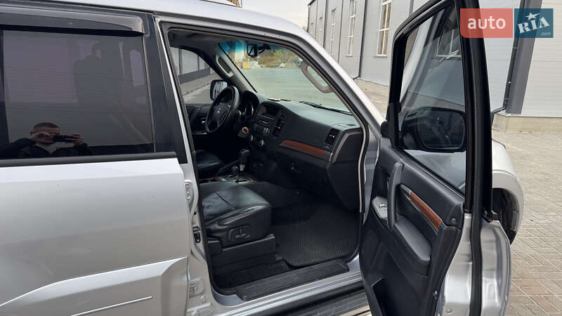 Позашляховик / Кросовер Mitsubishi Pajero Wagon 2008 в Києві фото 13 Позашляховик / Кросовер Mitsubishi Pajero Wagon 2008 в Києві