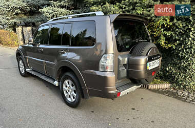 Внедорожник / Кроссовер Mitsubishi Pajero Wagon 2010 в Киеве