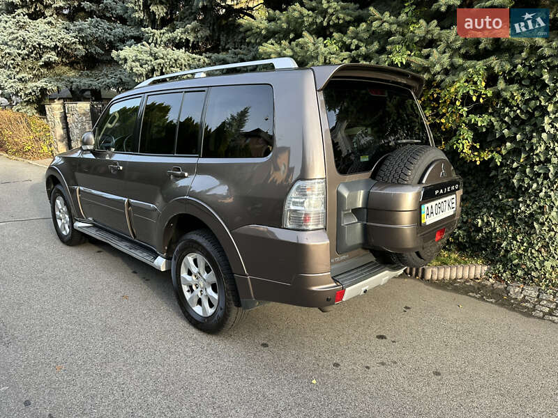 Позашляховик / Кросовер Mitsubishi Pajero Wagon 2010 в Києві фото Позашляховик / Кросовер Mitsubishi Pajero Wagon 2010 в Києві