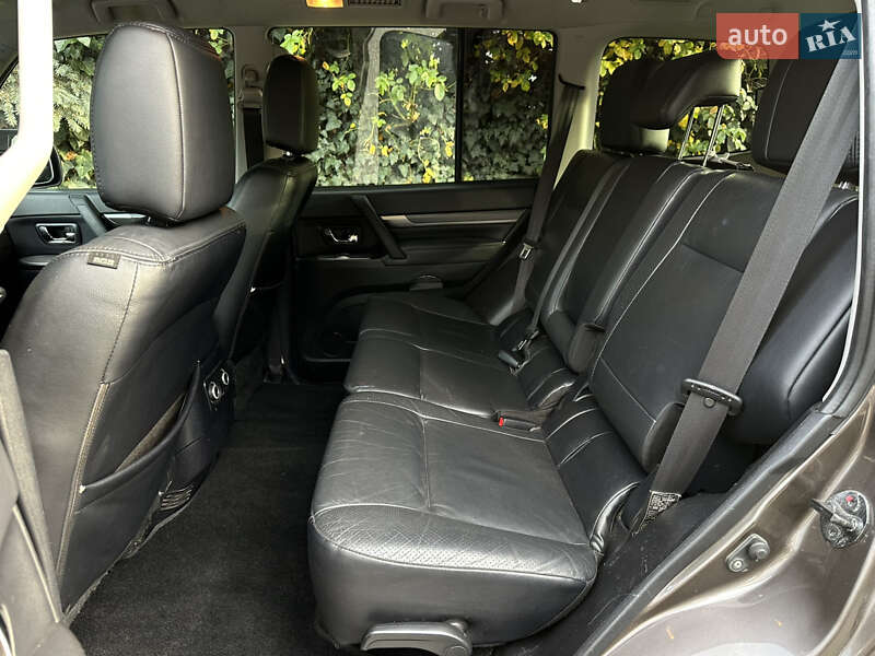 Позашляховик / Кросовер Mitsubishi Pajero Wagon 2010 в Києві фото 10 Позашляховик / Кросовер Mitsubishi Pajero Wagon 2010 в Києві