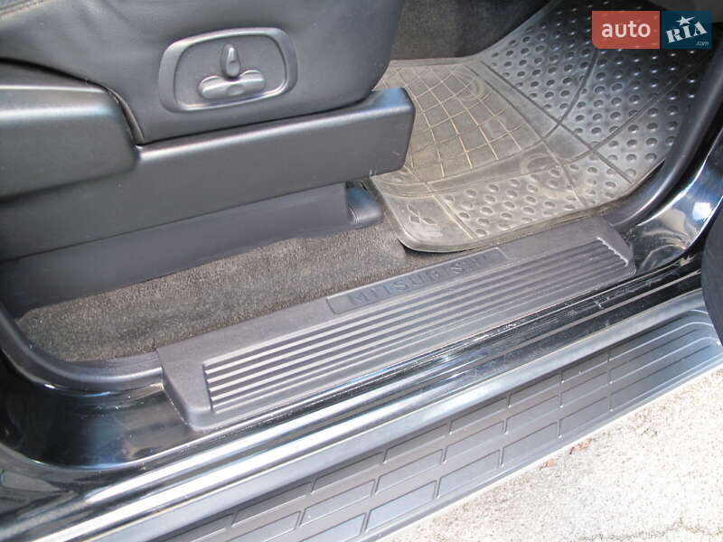 Внедорожник / Кроссовер Mitsubishi Pajero Wagon 2007 в Киеве фото 53 Внедорожник / Кроссовер Mitsubishi Pajero Wagon 2007 в Киеве