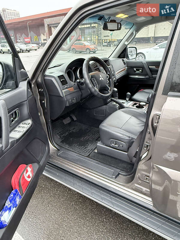 Позашляховик / Кросовер Mitsubishi Pajero Wagon 2010 в Києві фото 5 Позашляховик / Кросовер Mitsubishi Pajero Wagon 2010 в Києві