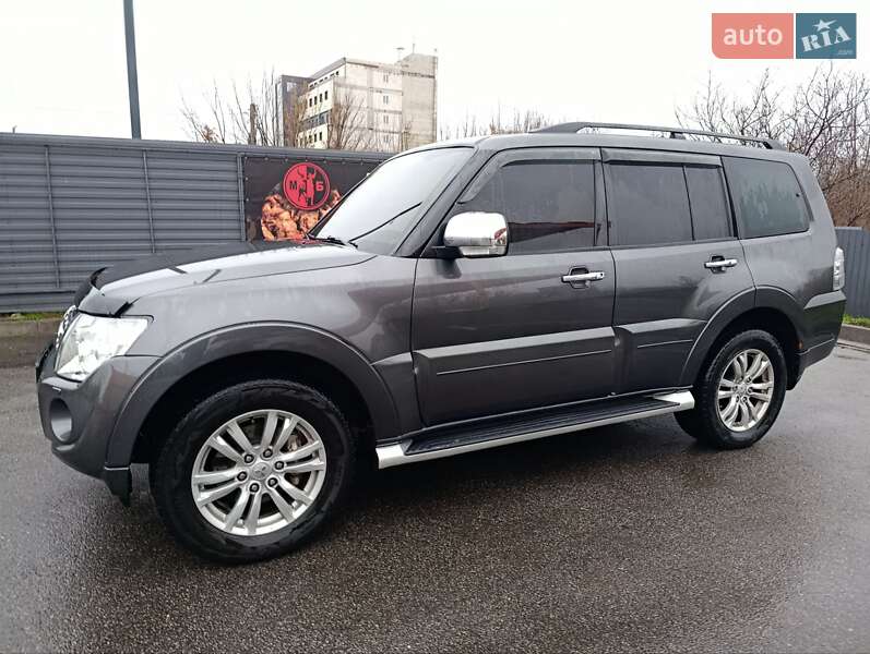 Mitsubishi Pajero Wagon 2013 Mitsubishi Pajero Wagon 2013