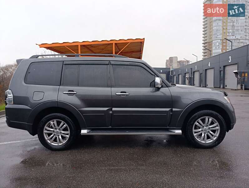 Позашляховик / Кросовер Mitsubishi Pajero Wagon 2013 в Харкові