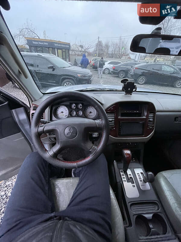 Внедорожник / Кроссовер Mitsubishi Pajero Wagon 2006 в Дергачах