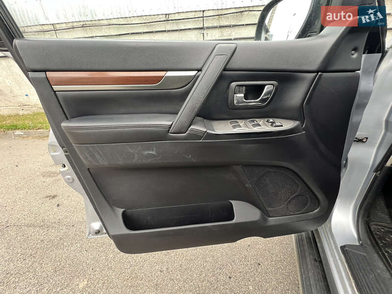 Внедорожник / Кроссовер Mitsubishi Pajero Wagon 2008 в Киеве фото 8 Внедорожник / Кроссовер Mitsubishi Pajero Wagon 2008 в Киеве