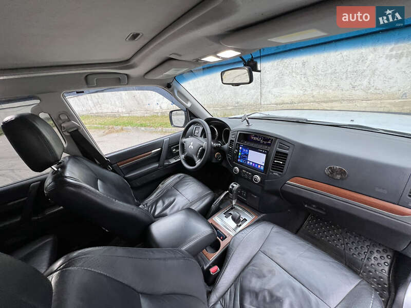 Внедорожник / Кроссовер Mitsubishi Pajero Wagon 2008 в Киеве фото 31 Внедорожник / Кроссовер Mitsubishi Pajero Wagon 2008 в Киеве