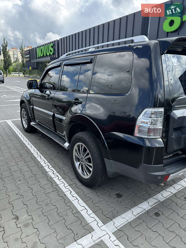 Внедорожник / Кроссовер Mitsubishi Pajero Wagon 2008 в Киеве