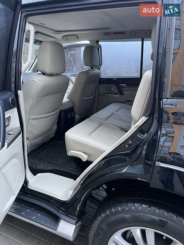 Внедорожник / Кроссовер Mitsubishi Pajero Wagon 2012 в Виннице