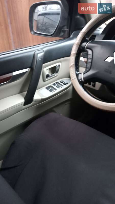Внедорожник / Кроссовер Mitsubishi Pajero Wagon 2008 в Черновцах фото 11 Внедорожник / Кроссовер Mitsubishi Pajero Wagon 2008 в Черновцах