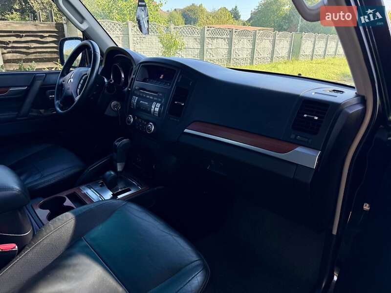 Внедорожник / Кроссовер Mitsubishi Pajero Wagon 2008 в Киеве фото 27 Внедорожник / Кроссовер Mitsubishi Pajero Wagon 2008 в Киеве