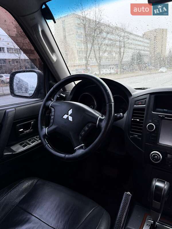Позашляховик / Кросовер Mitsubishi Pajero Wagon 2008 в Києві фото 8 Позашляховик / Кросовер Mitsubishi Pajero Wagon 2008 в Києві