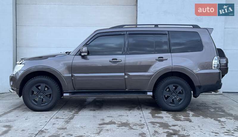 Внедорожник / Кроссовер Mitsubishi Pajero Wagon 2010 в Сарнах