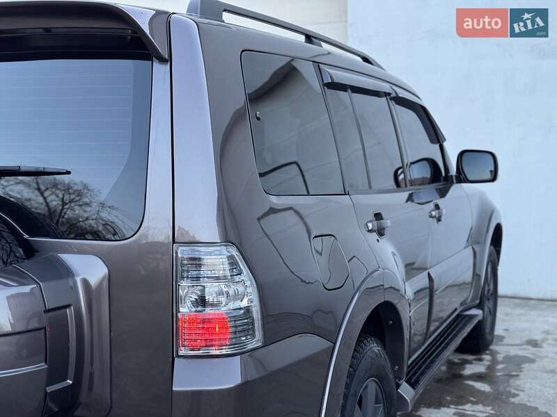 Внедорожник / Кроссовер Mitsubishi Pajero Wagon 2010 в Сарнах