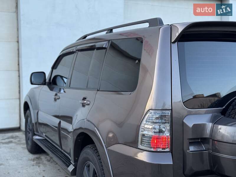 Внедорожник / Кроссовер Mitsubishi Pajero Wagon 2010 в Сарнах
