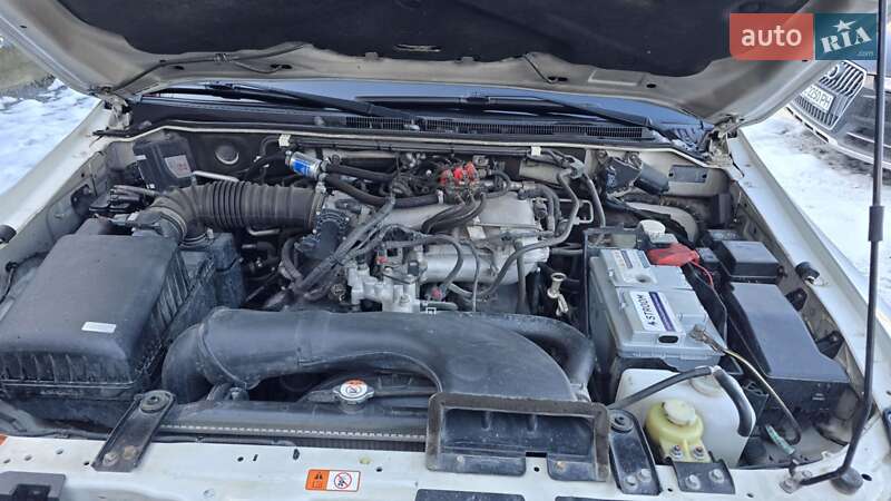 Внедорожник / Кроссовер Mitsubishi Pajero Wagon 2013 в Львове