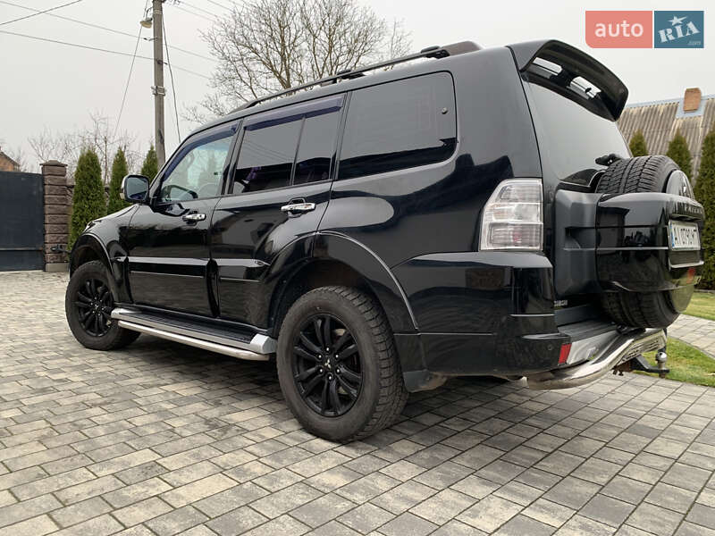 Позашляховик / Кросовер Mitsubishi Pajero Wagon 2013 в Рівному