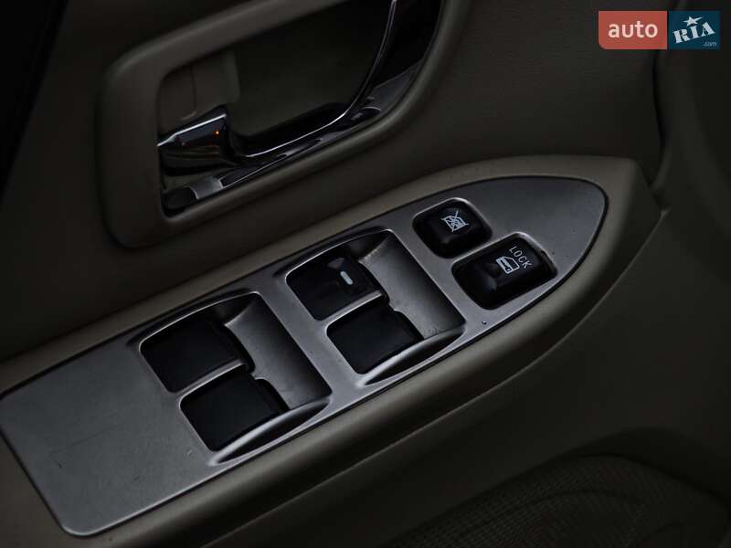 Позашляховик / Кросовер Mitsubishi Pajero Wagon 2010 в Харкові фото 23 Позашляховик / Кросовер Mitsubishi Pajero Wagon 2010 в Харкові