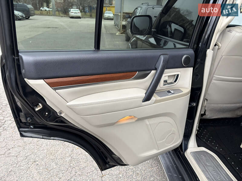 Позашляховик / Кросовер Mitsubishi Pajero Wagon 2007 в Харкові фото 15 Позашляховик / Кросовер Mitsubishi Pajero Wagon 2007 в Харкові