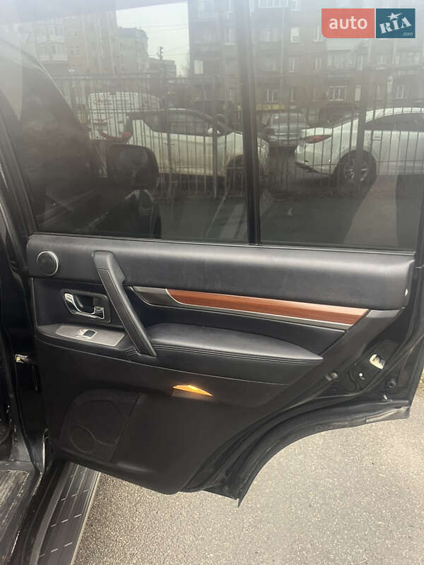 Внедорожник / Кроссовер Mitsubishi Pajero Wagon 2008 в Киеве фото 12 Внедорожник / Кроссовер Mitsubishi Pajero Wagon 2008 в Киеве