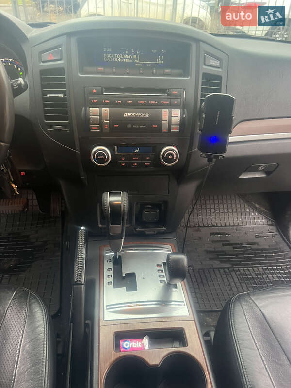 Внедорожник / Кроссовер Mitsubishi Pajero Wagon 2008 в Киеве фото 17 Внедорожник / Кроссовер Mitsubishi Pajero Wagon 2008 в Киеве