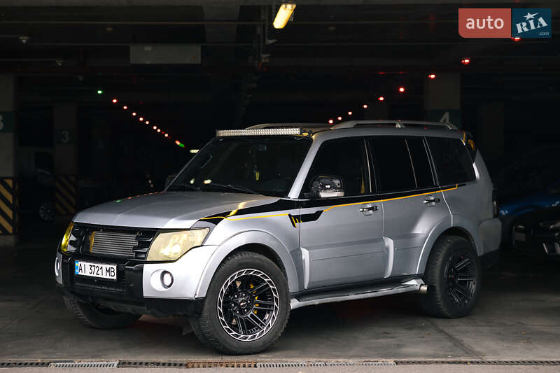 Позашляховик / Кросовер Mitsubishi Pajero Wagon 2007 в Києві